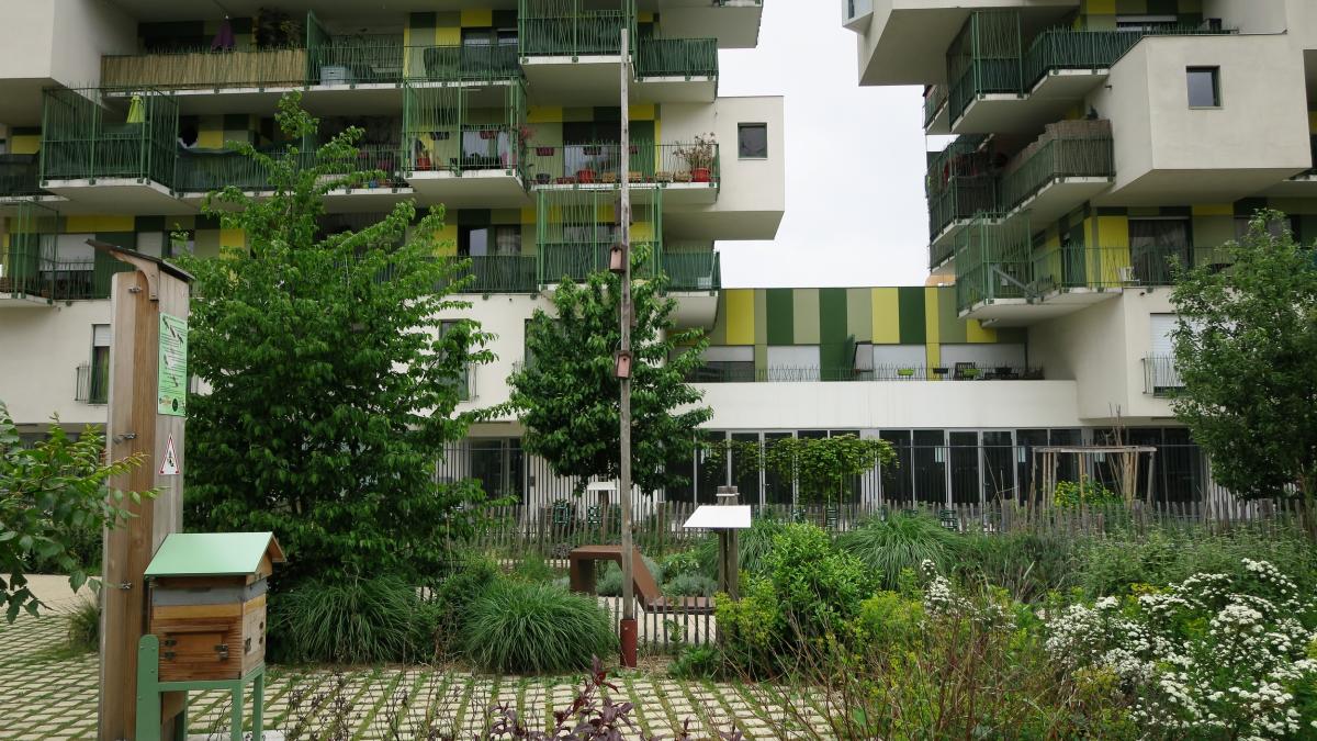 Espaces verts et bâtiments © Sylvain Giguet - Terra